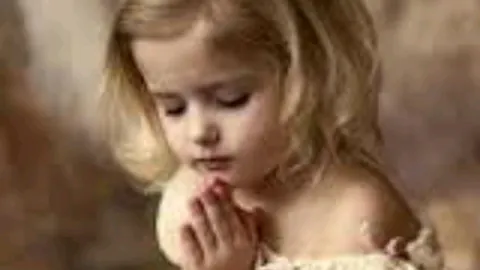 “曼城半场领先水晶宫1-0，哈兰德头球建功，激战正酣，好戏未完待续！”