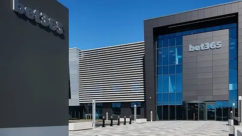 爱情超越物质，伊卡爾迪亦为人之常情